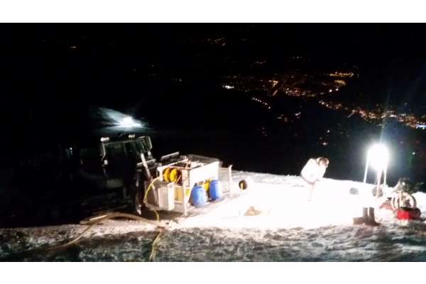 LA FOLIE DOUCE AU MONT D'ARBOIS DEBOUCHAGE DE NUIT !!!! C'EST LA FETE :) :) :) SACP Mont-Blanc